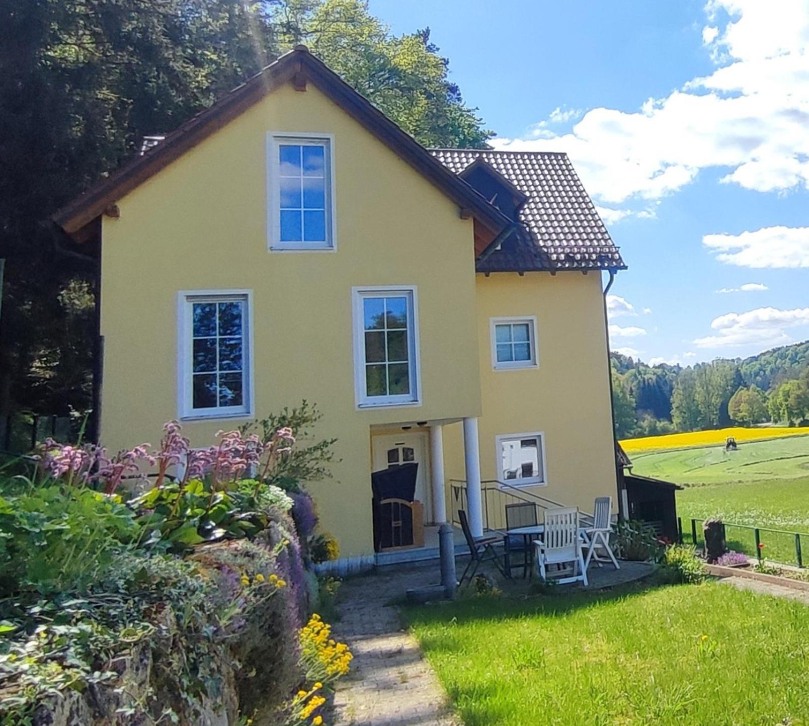 Ferienhaus Am Bach Mit Grossem Garten Deuerling Exterior foto
